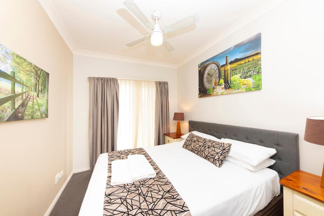 Meridian Beachside Apartments Old Bar Bagian luar foto